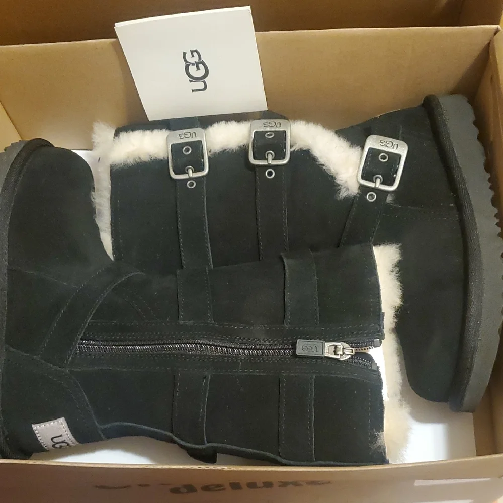 UGG Kids Black Winter Boots with Shearling Lining - Picture 6 of 8